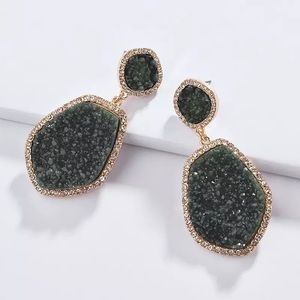 👗 Anthropologie Druzy Quartz Drop Earrings Green